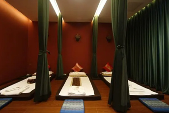 长春泰式按摩的被动瑜伽：当身体被折叠成诗